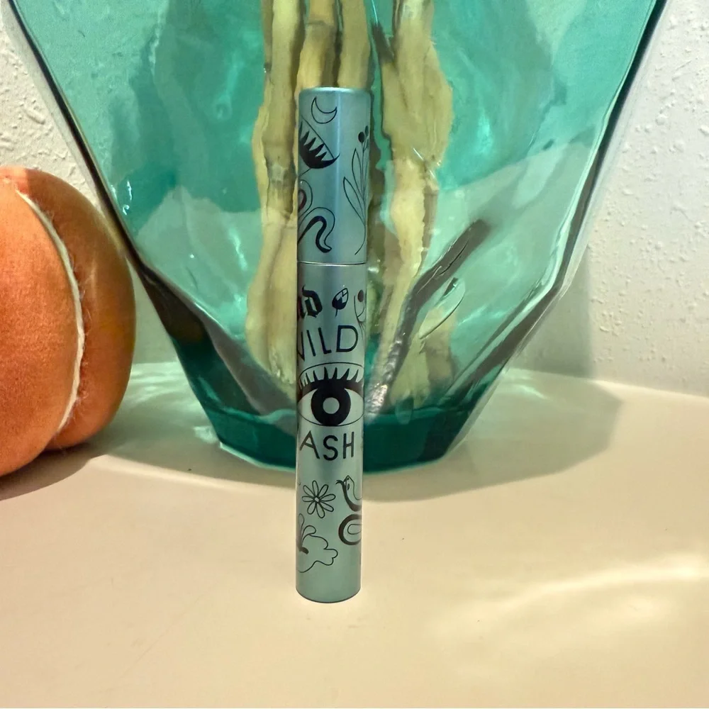 Urban Decay Wild Lash Vegan Plant Powered Volumizing Mascara Black NEW